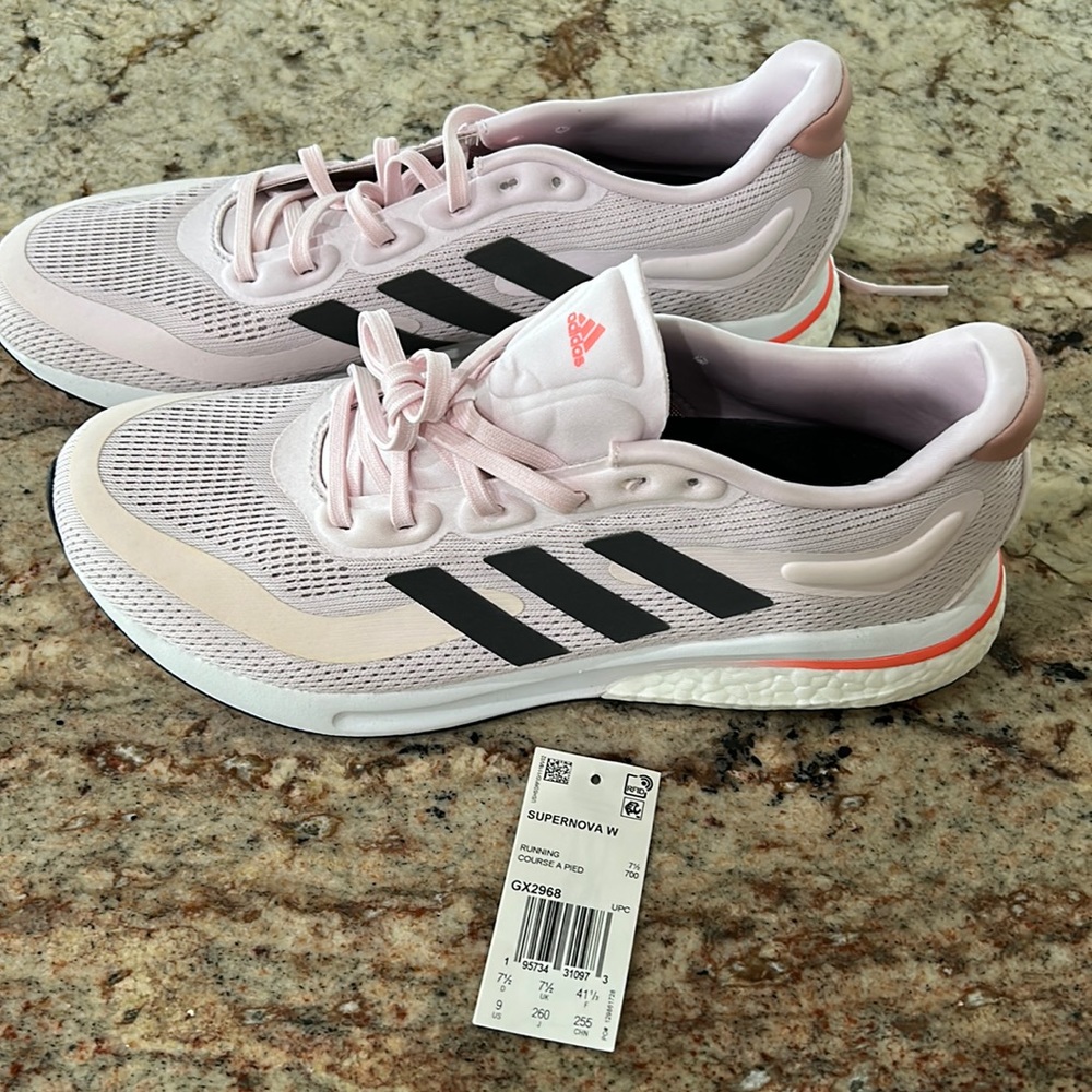 Size 9 Women’s Adidas Supernova W Shoes New